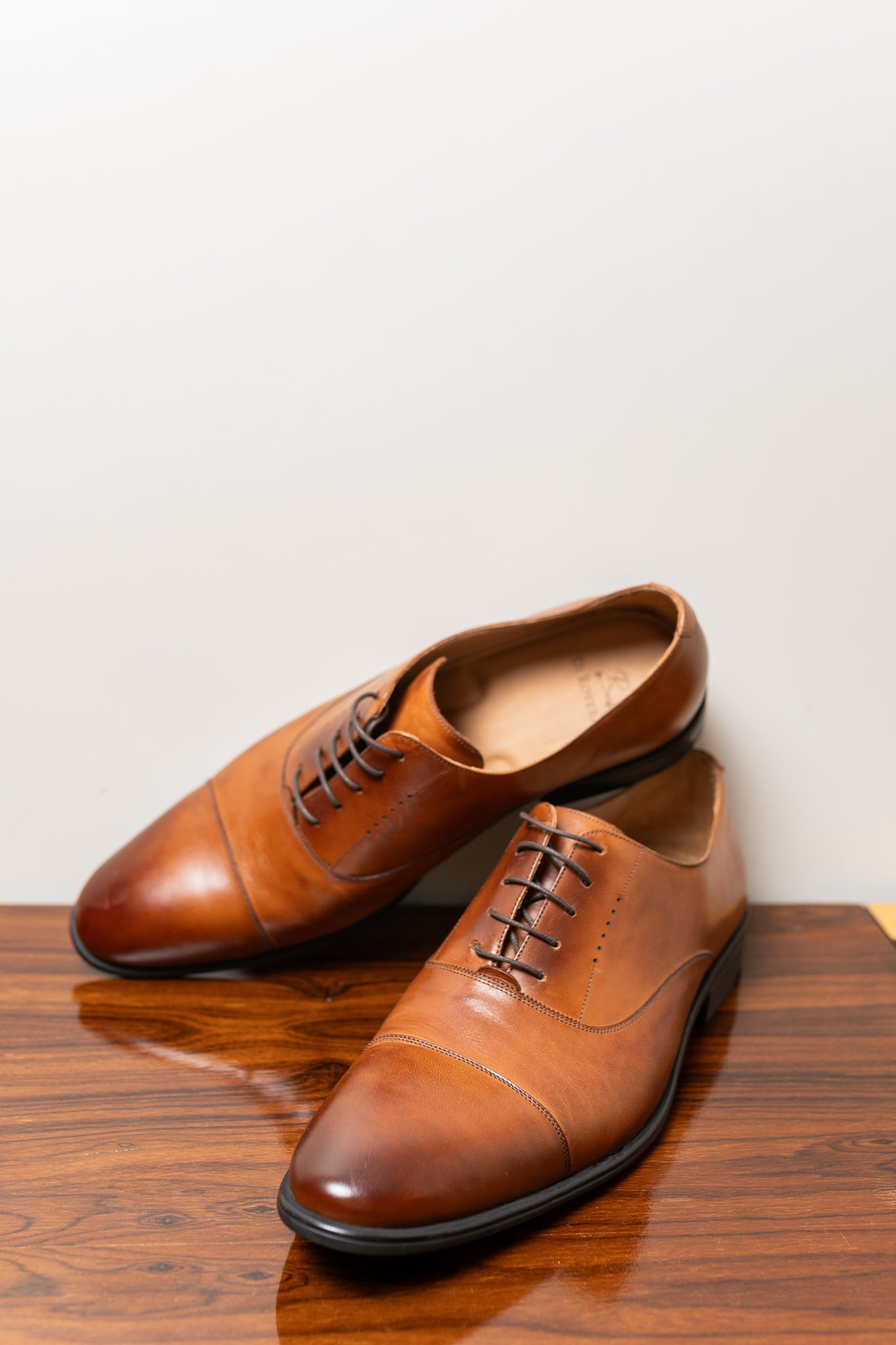 Sapato Social de Couro Sola de borracha Pinhão