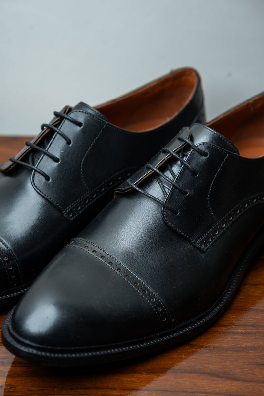 Sapato Oxford de Couro Preto Brogue