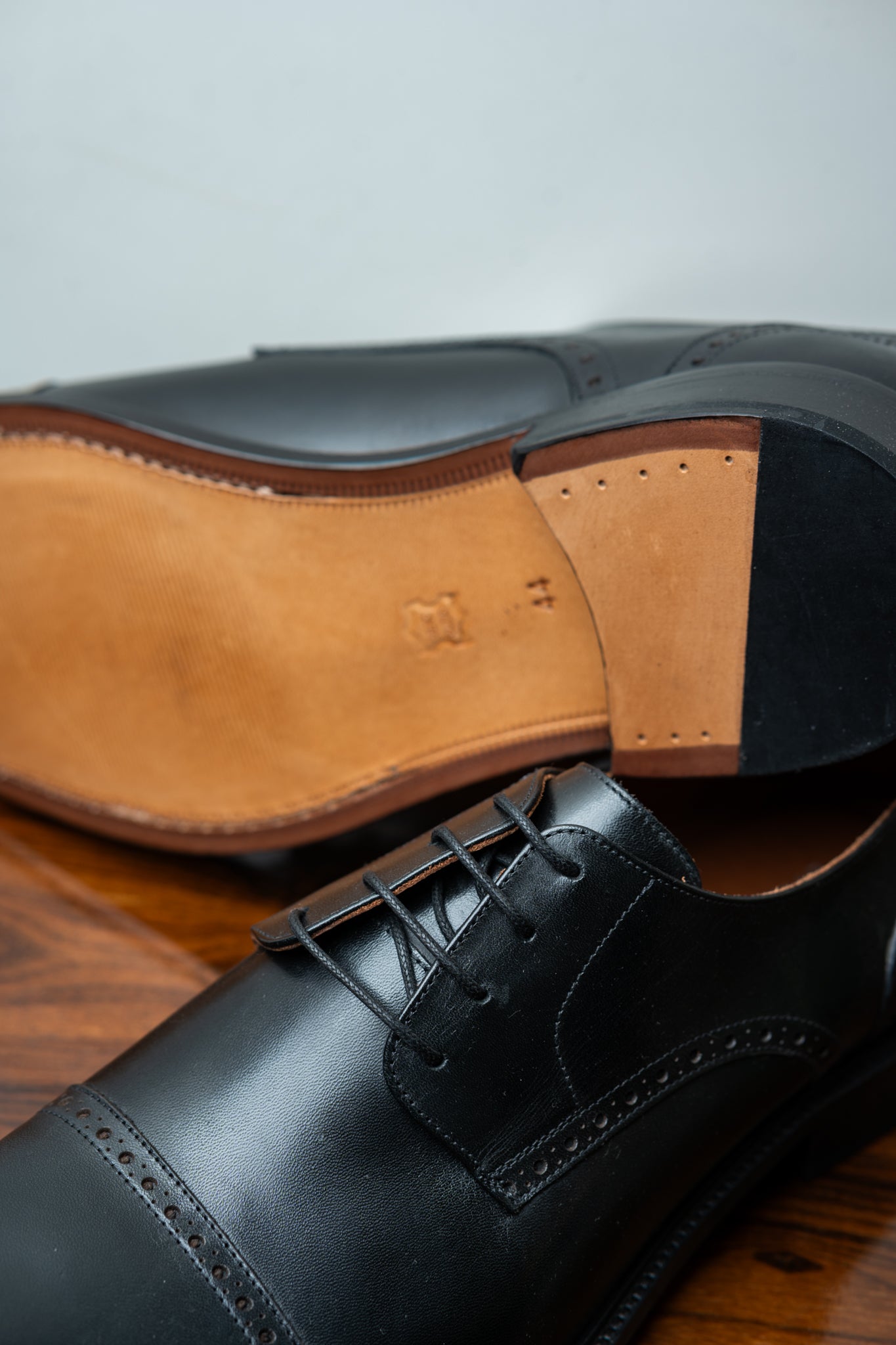 Sapato Oxford de Couro Preto Brogue