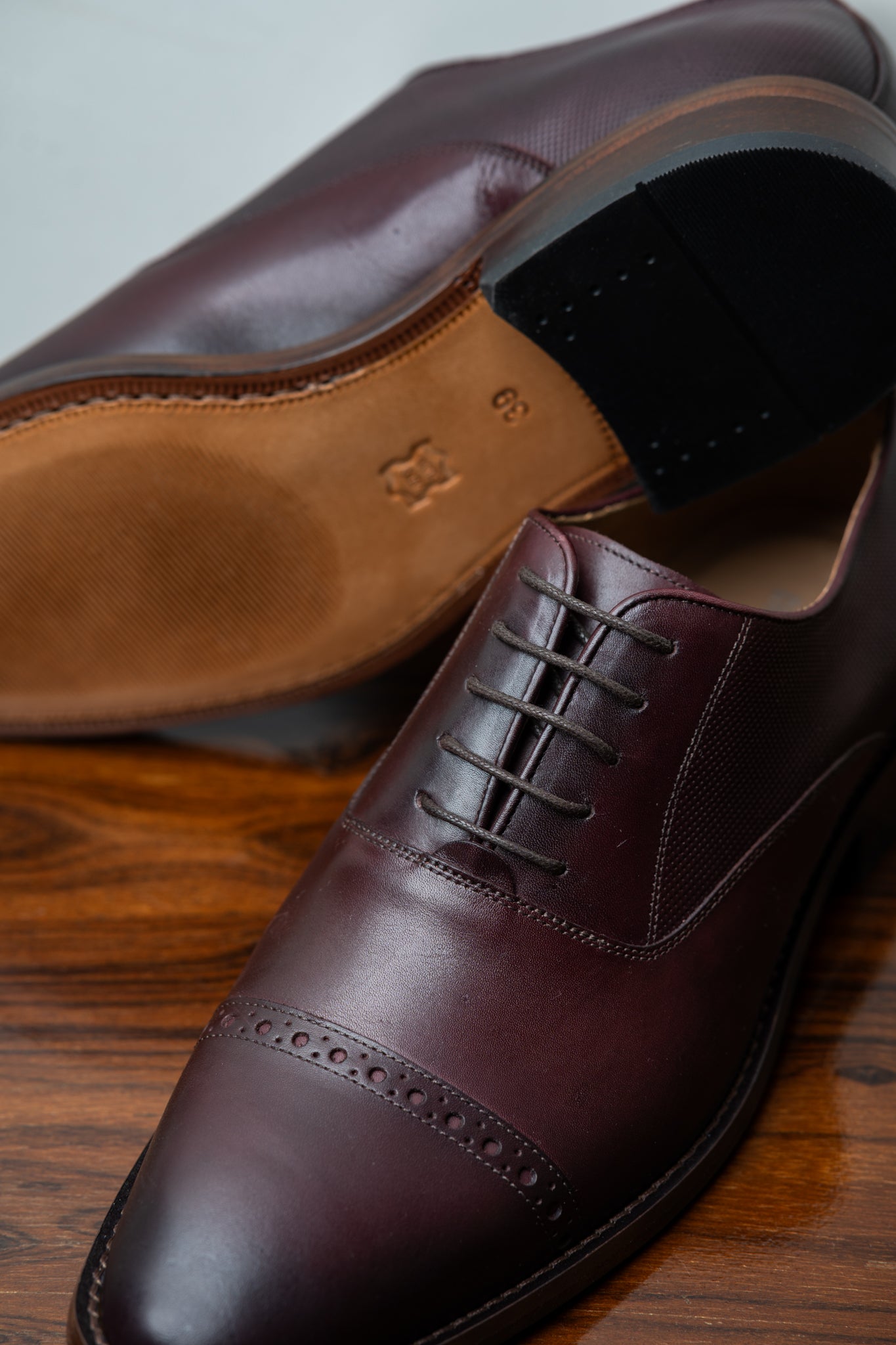 Sapato Oxford de Couro Vinho Brogue